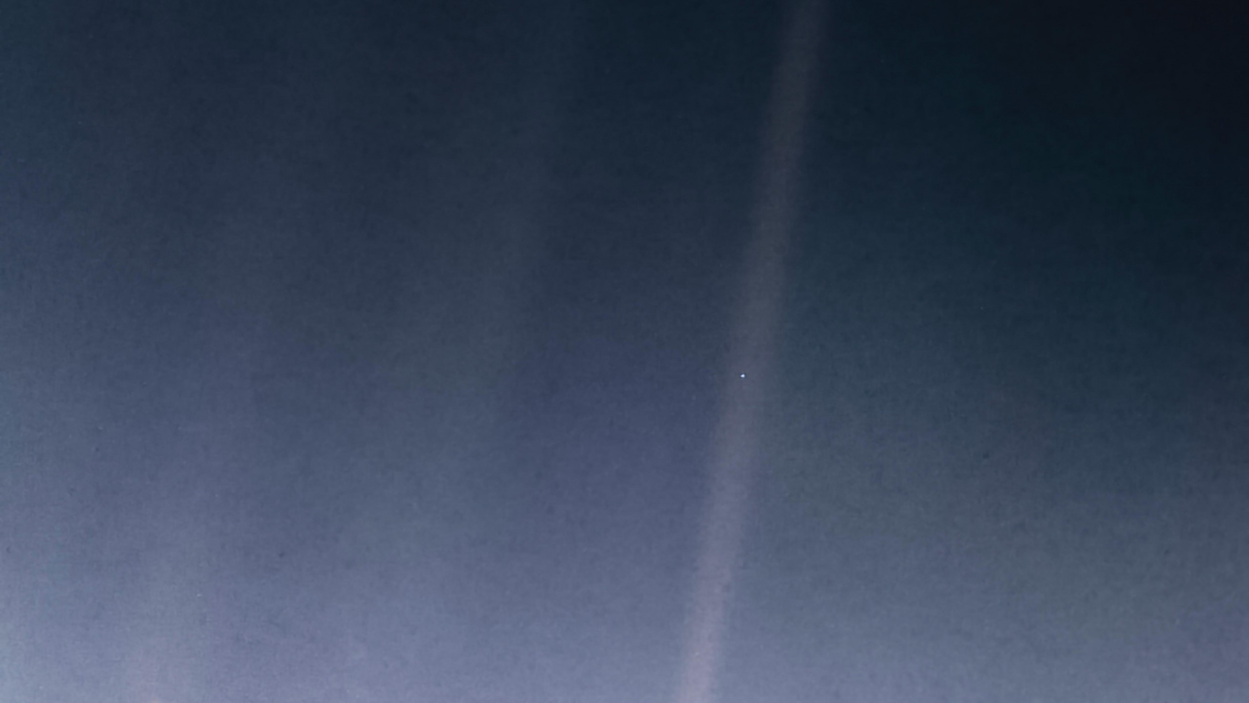 earth as "light blue dots" It was discovered by Voyager 1 in 1990.