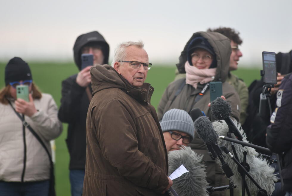 Till Backhouse said some rescue workers had received death threats.