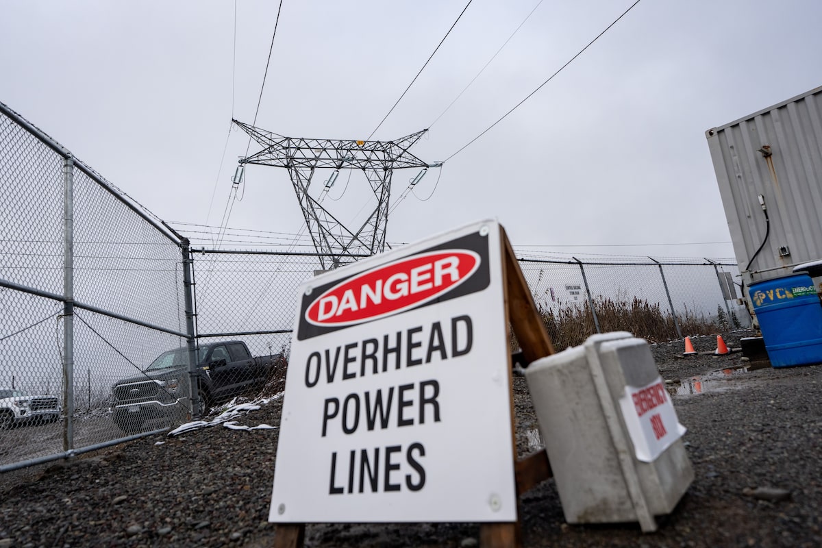 B.C. faces soaring power demand, seeks to scrap large dam project