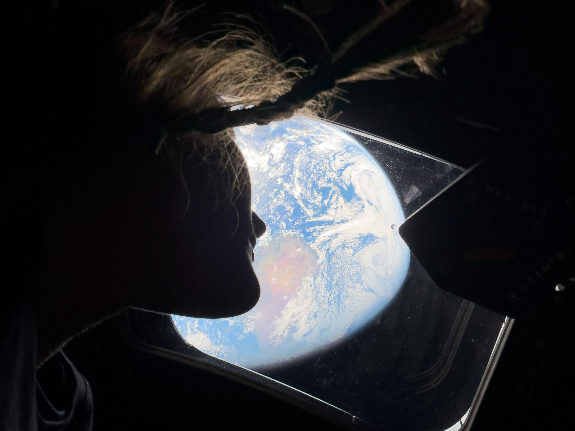 Why psychologists say Artemis II captivated people around the world